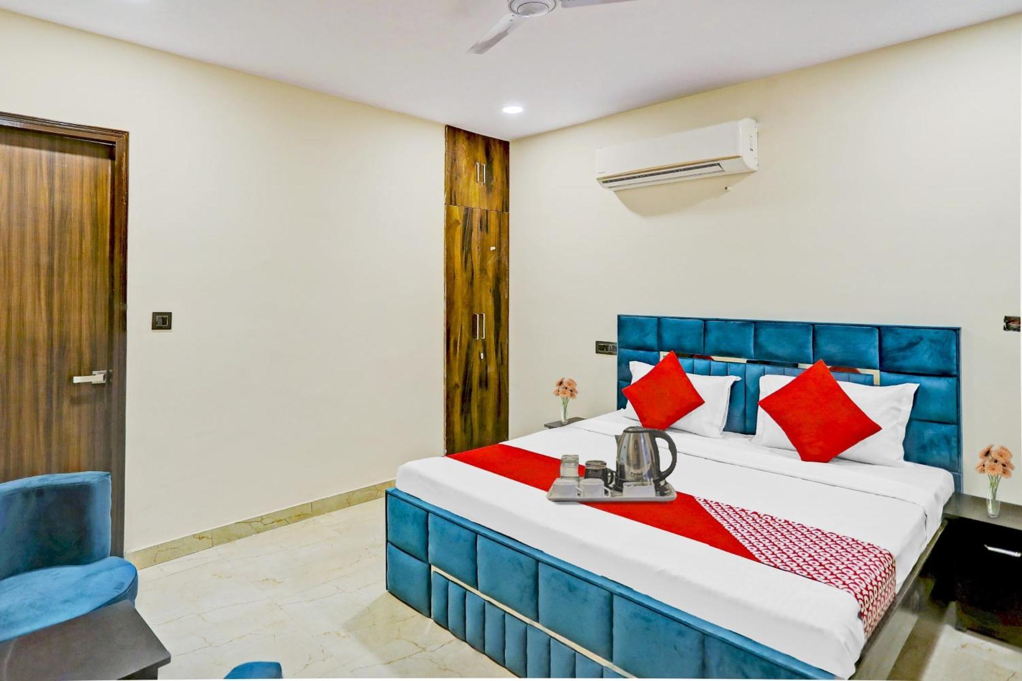 Hotel O Royal Lotus Stay Near Ip Extension Metro Station Нью-Дели Экстерьер фото