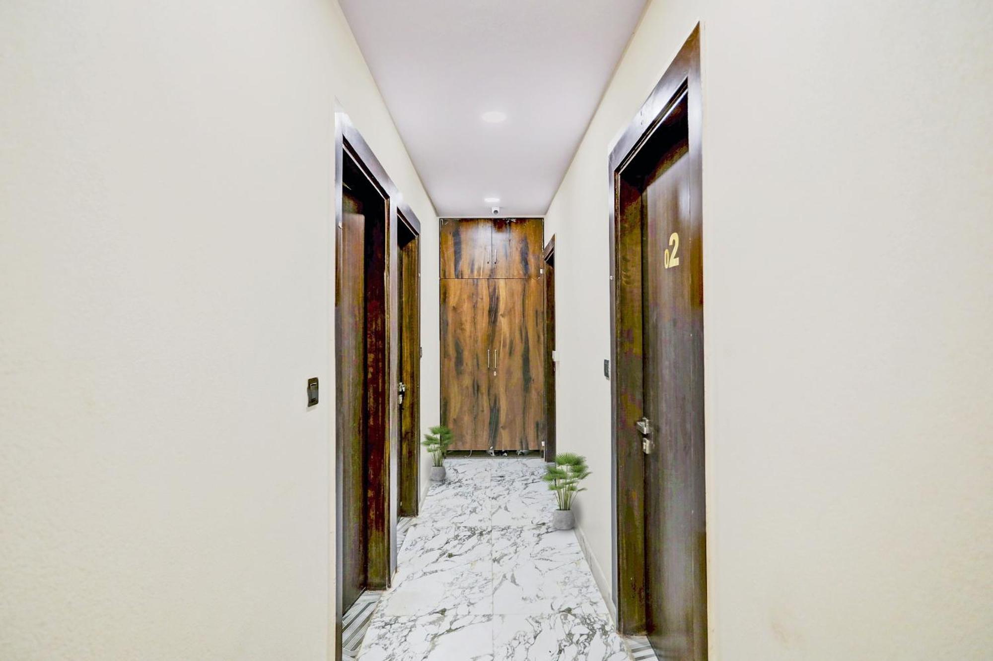 Hotel O Royal Lotus Stay Near Ip Extension Metro Station Нью-Дели Экстерьер фото