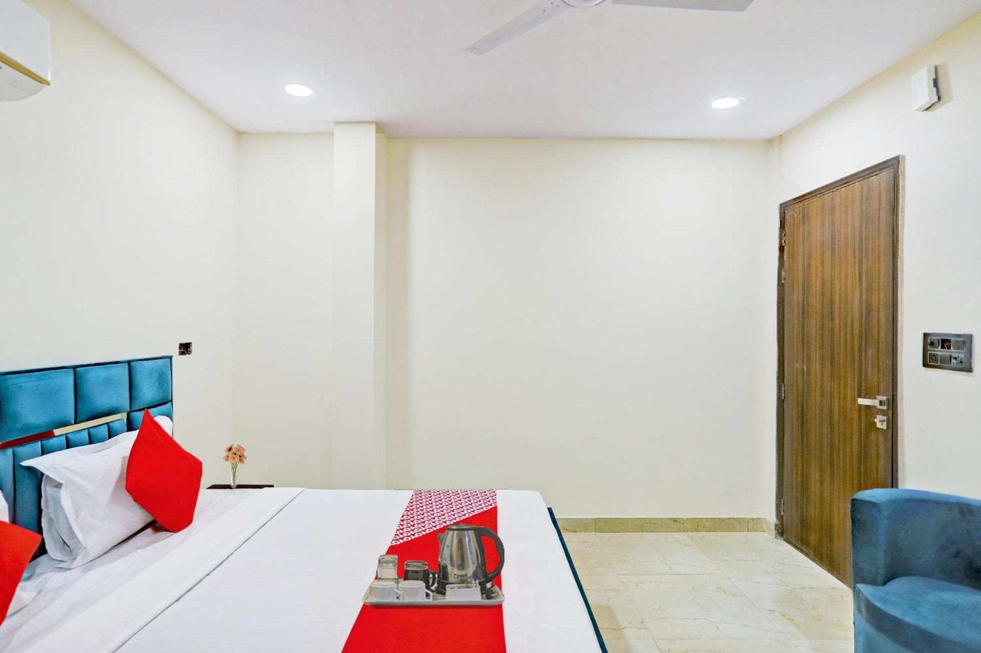 Hotel O Royal Lotus Stay Near Ip Extension Metro Station Нью-Дели Экстерьер фото