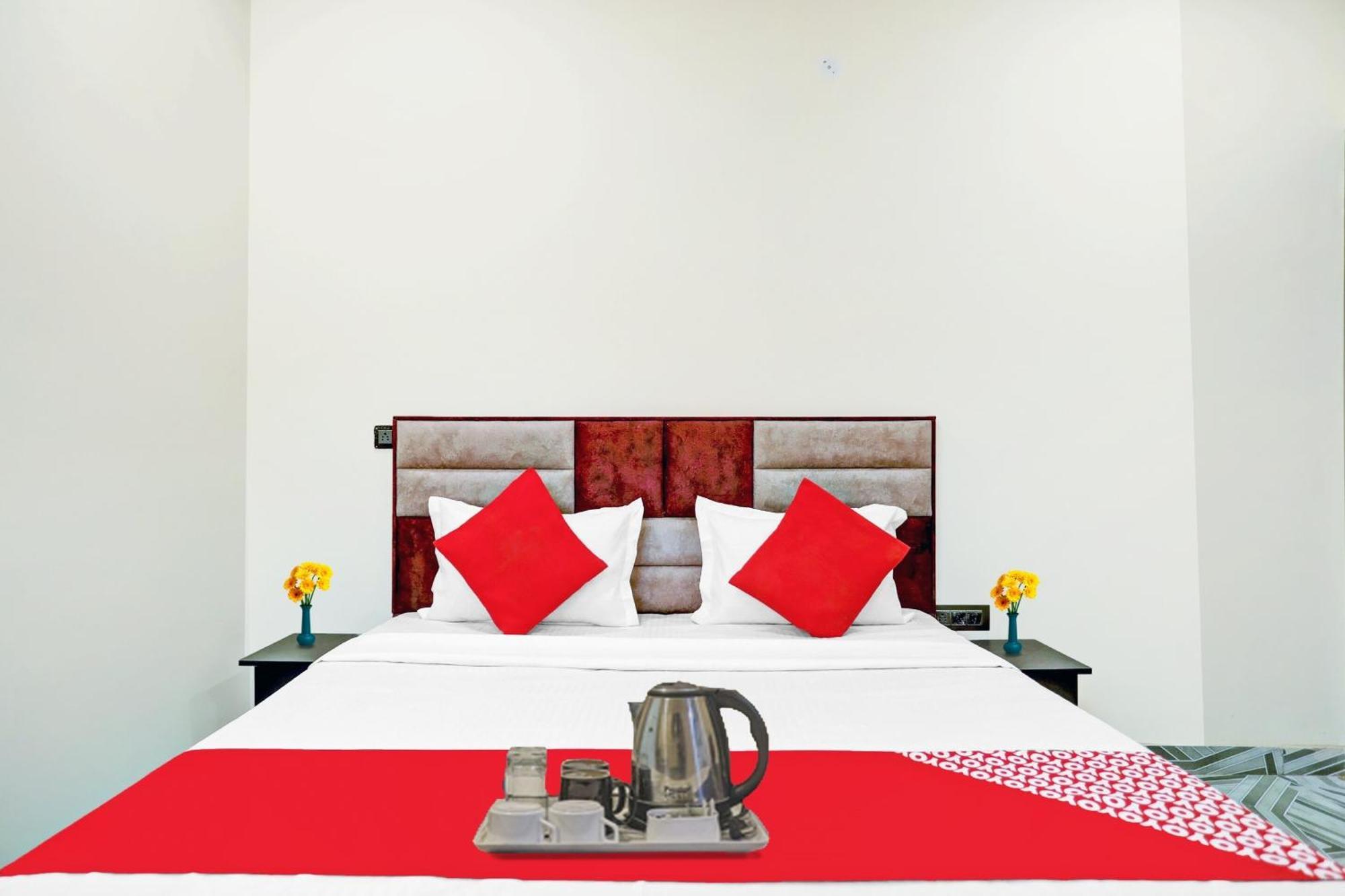 Hotel O Royal Lotus Stay Near Ip Extension Metro Station Нью-Дели Экстерьер фото